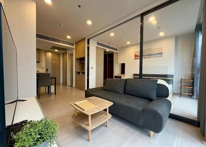 Apartment Near Jodd Fairs With Pool, Movie Theater & Patio *
