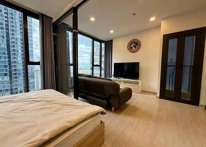 Apartment Near Jodd Fairs With Pool, Movie Theater & Patio