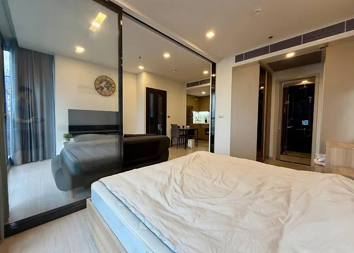 Near Jodd Fairs With Pool, Movie Theater & Patio * Bangkok