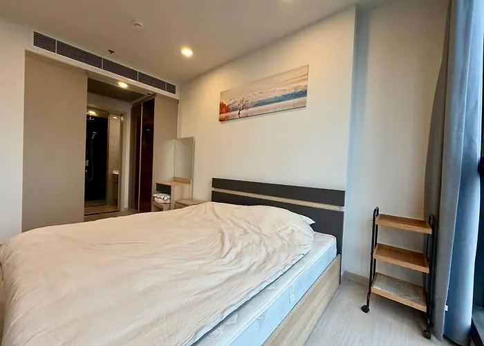 Near Jodd Fairs With Pool, Movie Theater & Patio Apartment *