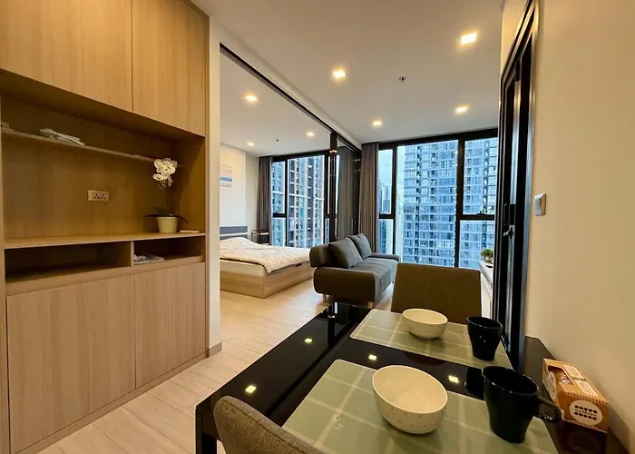 Near Jodd Fairs With Pool, Movie Theater & Patio * Bangkok