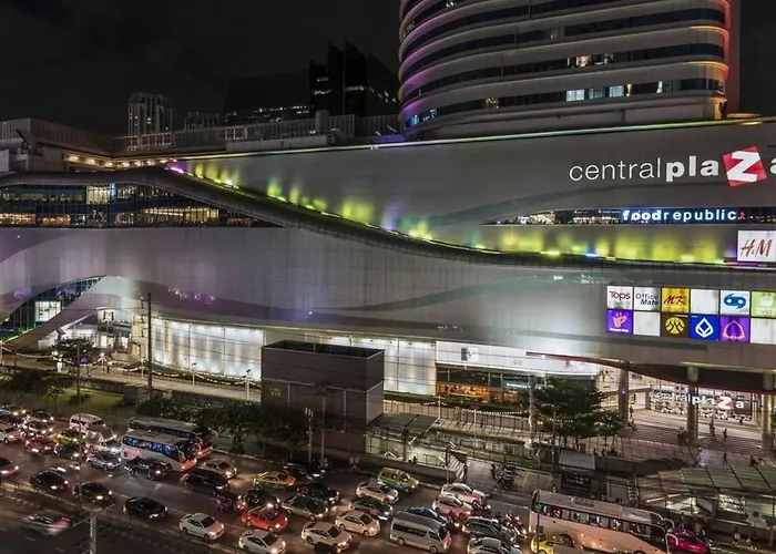 Near Jodd Fairs With Pool, Movie Theater & Patio * Bangkok